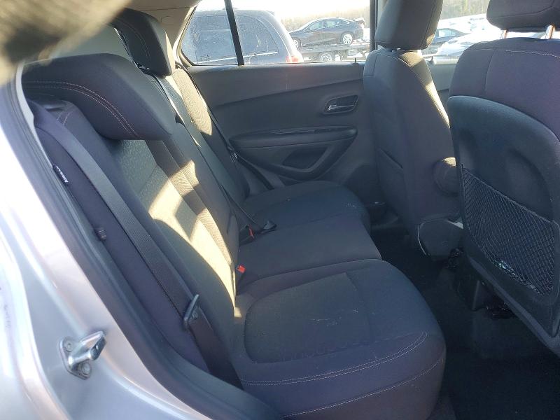 Photo 11 from auction – 2017 CHEVROLET TRAX LS with VIN 3GNCJKSB1HL285673