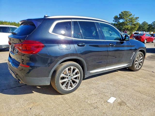 Photo 3 from auction – 2019 BMW X3 SDRIVE3 with VIN 5UXTR7C5XKLF25797