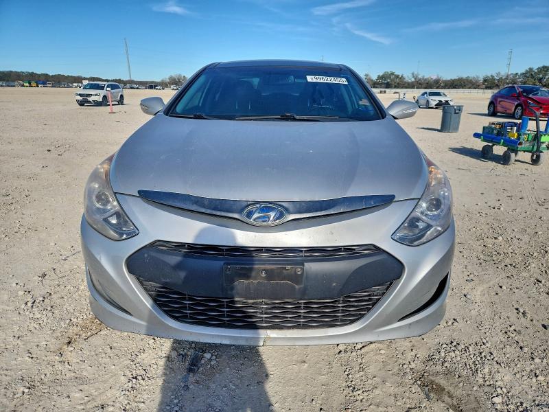 Photo 5 from auction – 2015 HYUNDAI SONATA HYB with VIN KMHEC4A44FA051862
