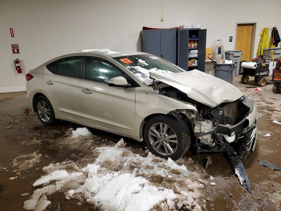 Photo 4 from auction – 2017 HYUNDAI ELANTRA with VIN 5NPD84LF2HH024221