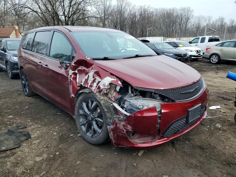 Photo 4 from auction – 2019 CHRYSLER PACIFICA T with VIN 2C4RC1FG7KR633211