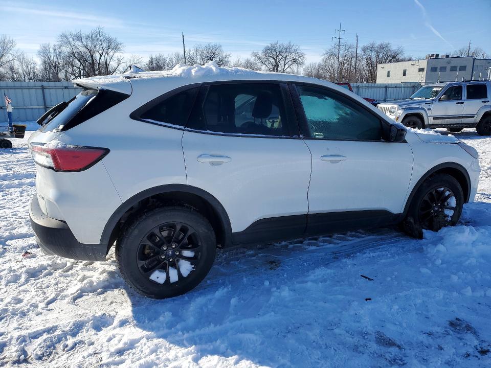 Photo 3 from auction – 2020 FORD ESCAPE SE with VIN 1FMCU9BZ8LUC25647