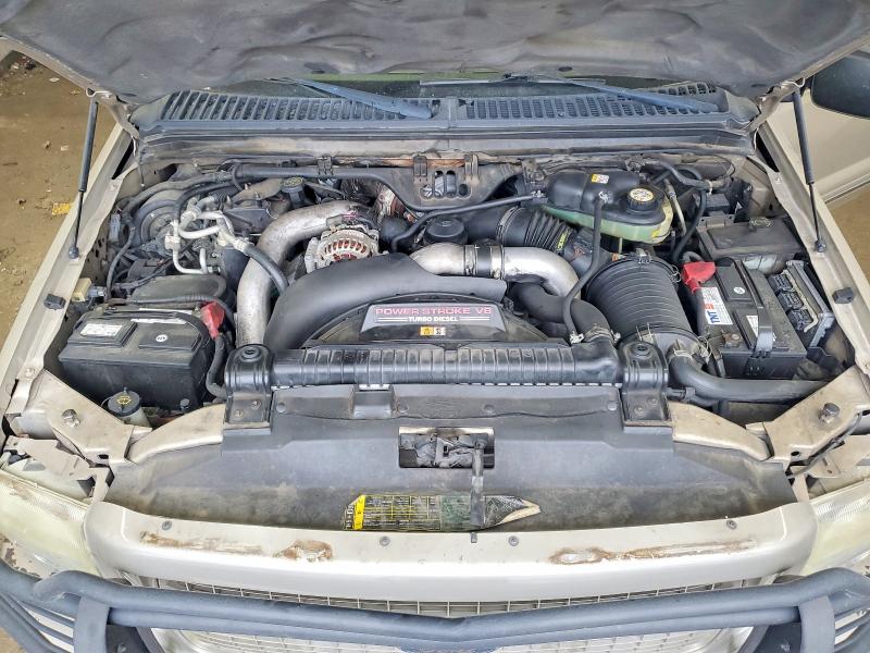 Photo 12 from auction – 2004 FORD EXCURSION with VIN 1FMSU43P44EA72756