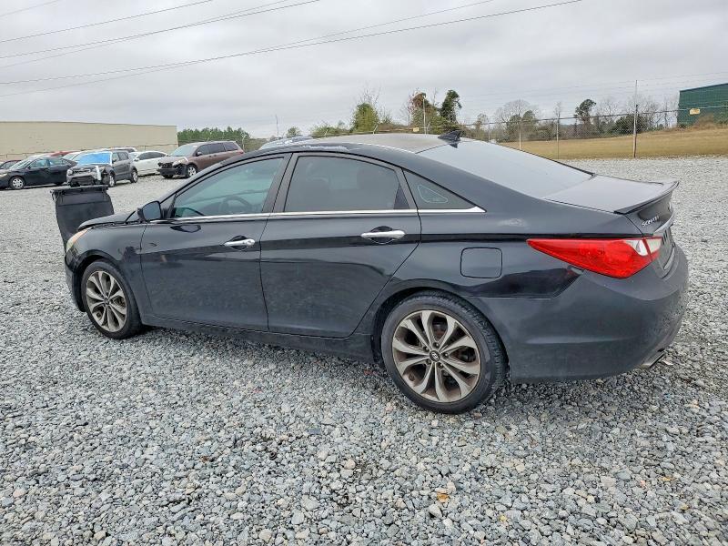 Photo 2 from auction – 2013 HYUNDAI SONATA SE with VIN 5NPEC4ABXDH751958