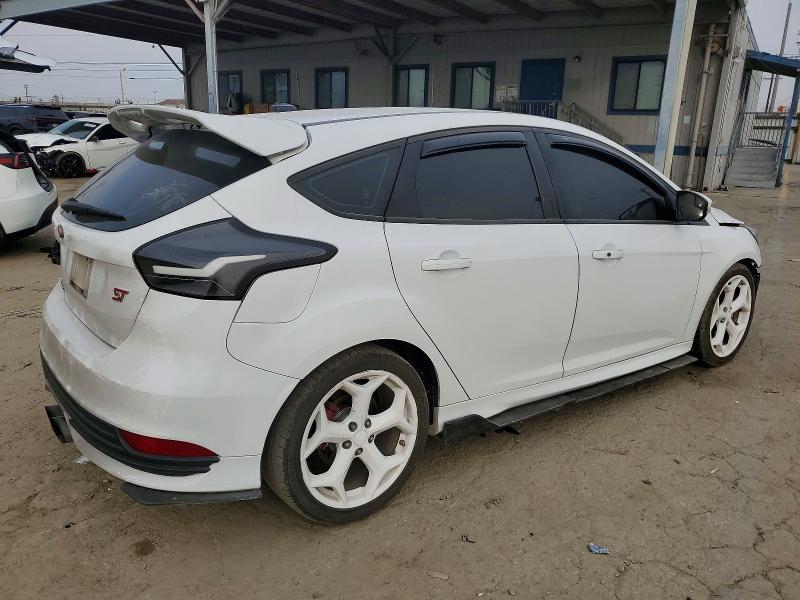 Photo 3 from auction – 2016 FORD FOCUS with VIN 1FADP3L92GL282696