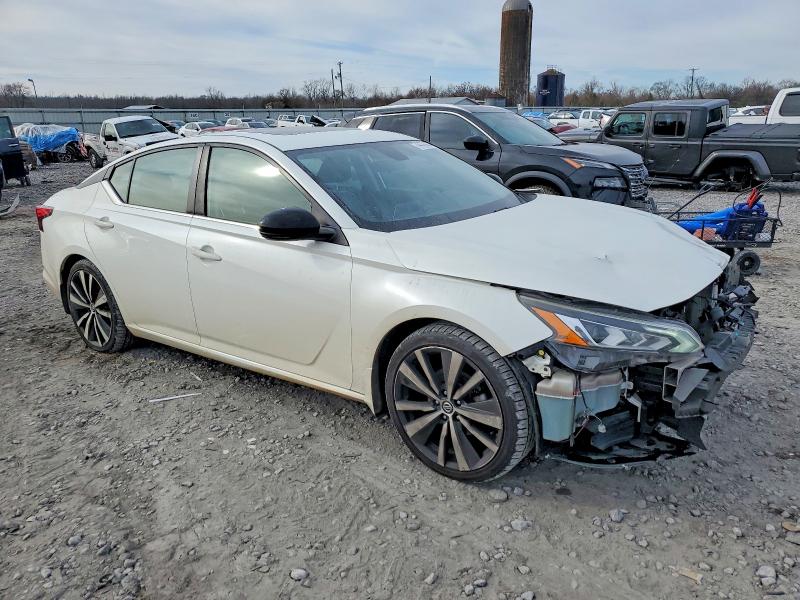 Photo 4 from auction – 2019 NISSAN ALTIMA with VIN 1N4BL4CV8KC175201