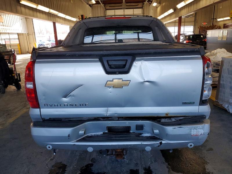 Photo 6 from auction – 2011 CHEVROLET AVALANCHE with VIN 3GNTKFE31BG157829