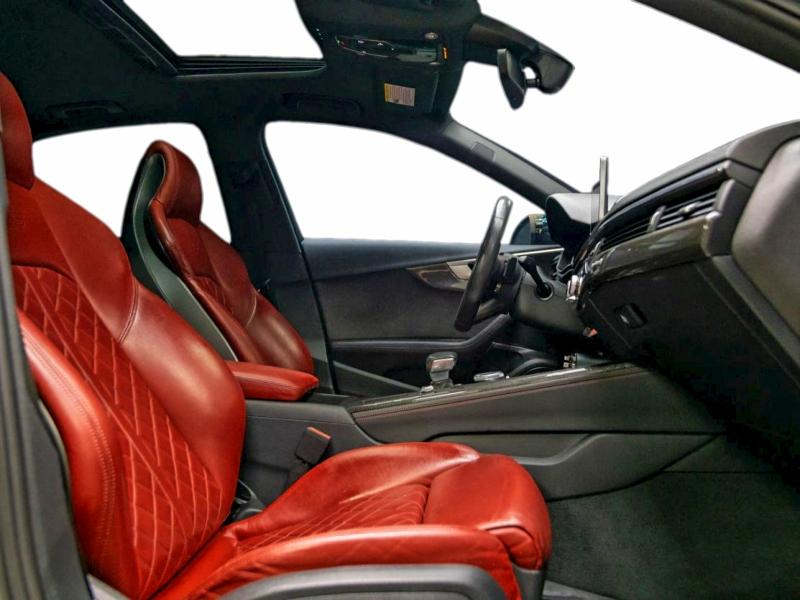 Photo 5 from auction – 2019 AUDI S4 PRESTIG with VIN WAUC4AF45KA110246