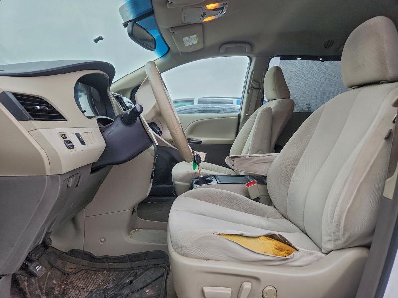 Photo 7 from auction – 2014 TOYOTA SIENNA LE with VIN 5TDJK3DC4ES093937