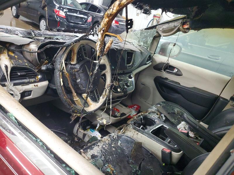 Photo 8 from auction – 2018 CHRYSLER PACIFICA L with VIN 2C4RC1GG0JR117799