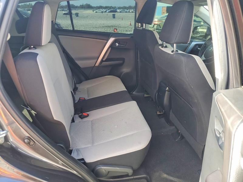 Photo 10 from auction – 2016 TOYOTA RAV4 XLE with VIN JTMWFREV6GJ063335