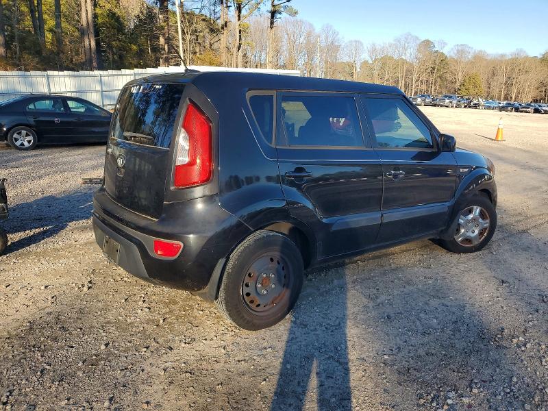 Photo 3 from auction – 2013 KIA SOUL with VIN KNDJT2A58D7633294