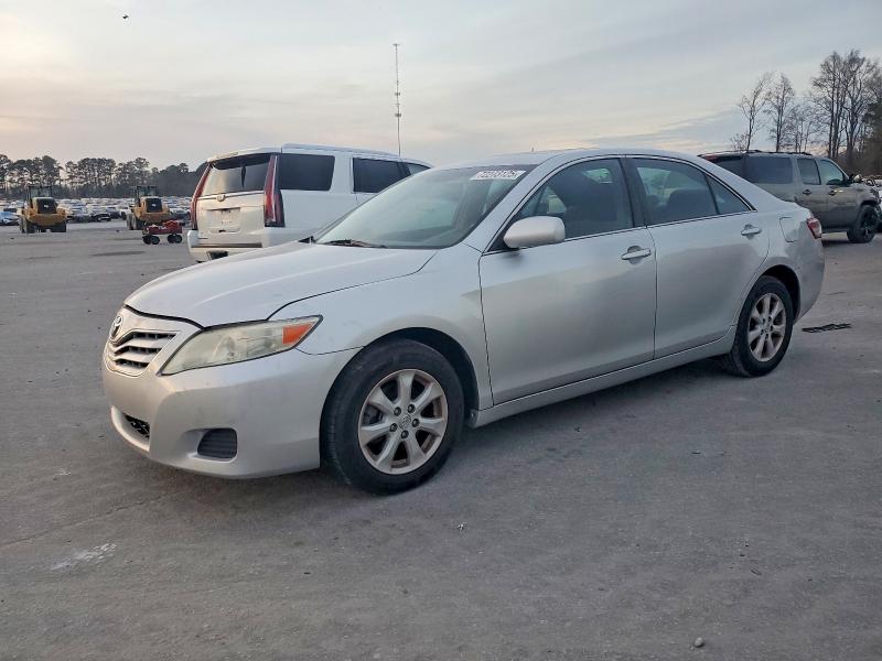 TOYOTA CAMRY 2011 z numerem VIN 4T1BF3EK1BU210634 - Zdjęcie z aukcji