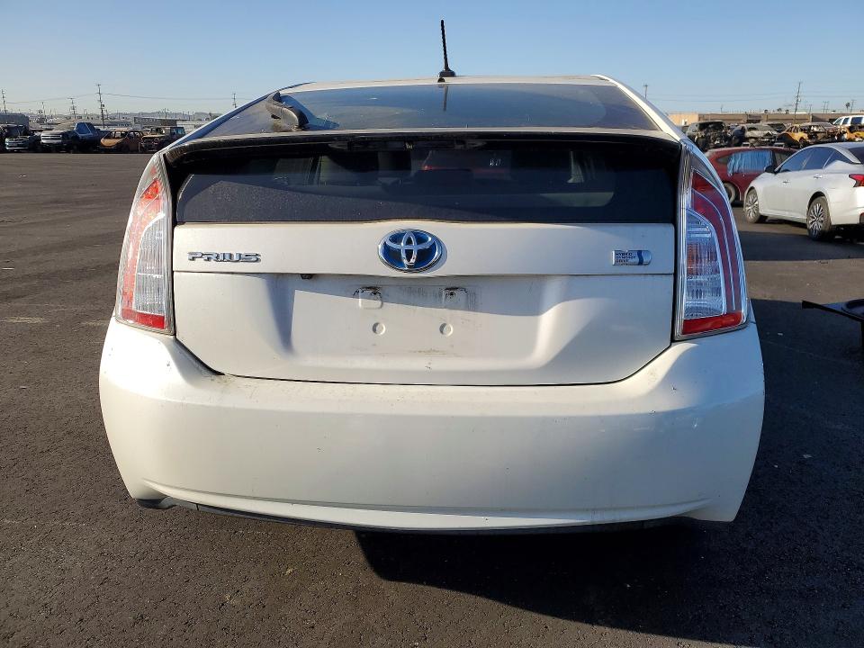 Photo 6 from auction – 2015 TOYOTA PRIUS with VIN JTDKN3DU5F1937096