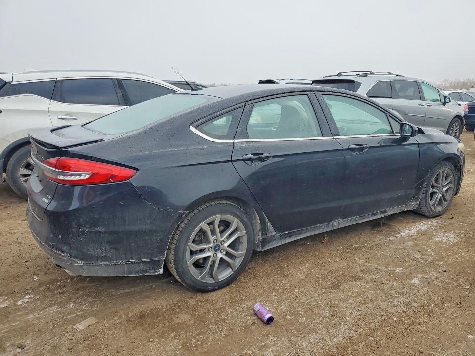 Photo 3 from auction – 2017 FORD FUSION with VIN 3FA6P0HD2HR390517