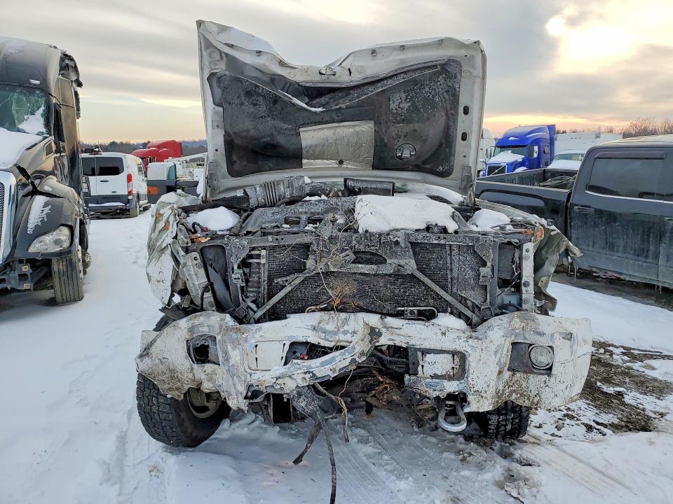 Photo 5 from auction – 2019 CHEVROLET SILVERADO with VIN 1GC4KYEY2KF141595