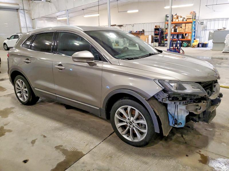 Photo 4 from auction – 2017 LINCOLN MKC SELECT with VIN 5LMCJ2D96HUL45979
