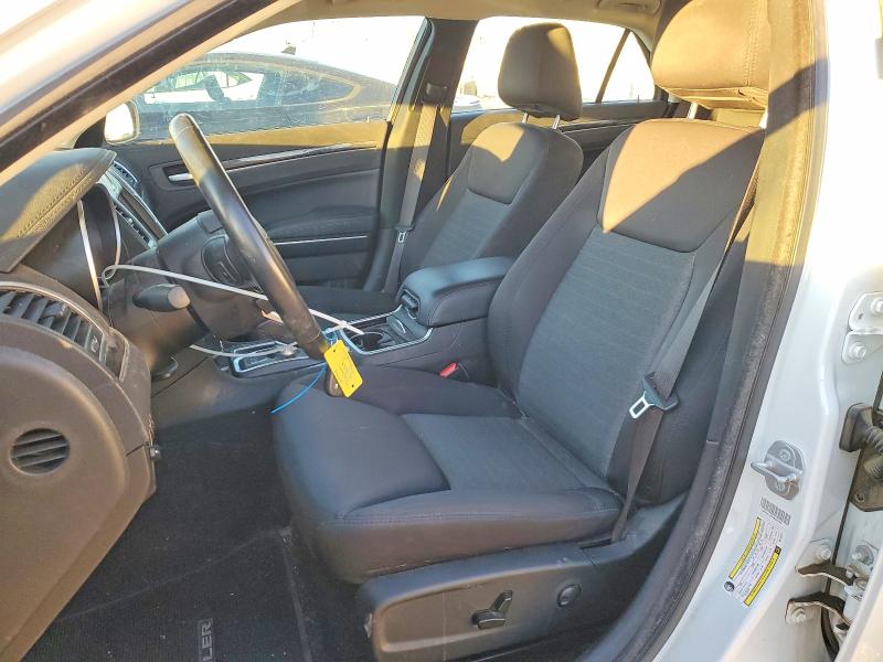 Photo 7 from auction – 2022 CHRYSLER 300 TOURIN with VIN 2C3CCAAG1NH167917