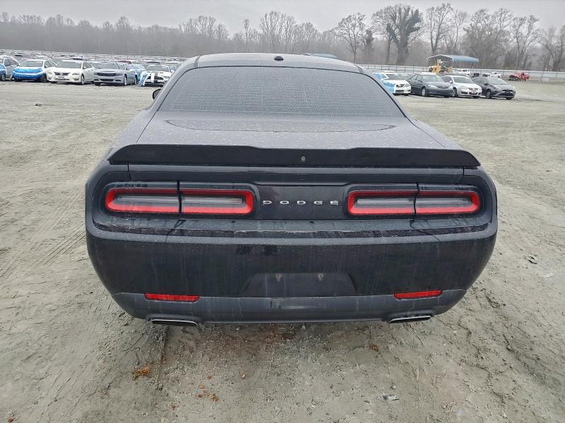 Photo 6 from auction – 2018 DODGE CHALLENGER with VIN 2C3CDZAG4JH245502