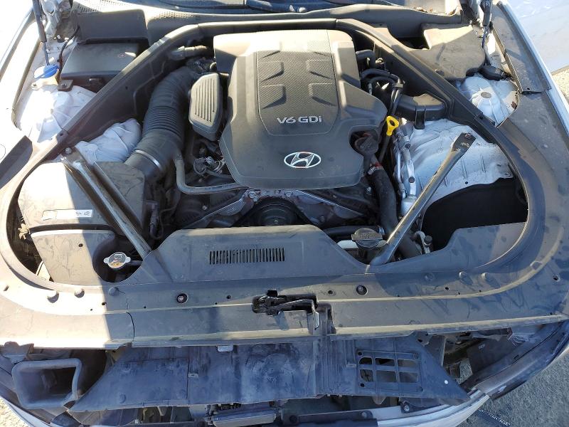 Photo 11 from auction – 2015 HYUNDAI GENESIS with VIN KMHGN4JE8FU067735