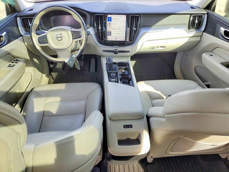 Photo 8 from auction – 2020 VOLVO XC60 T5 MO with VIN YV4102DK2L1610540