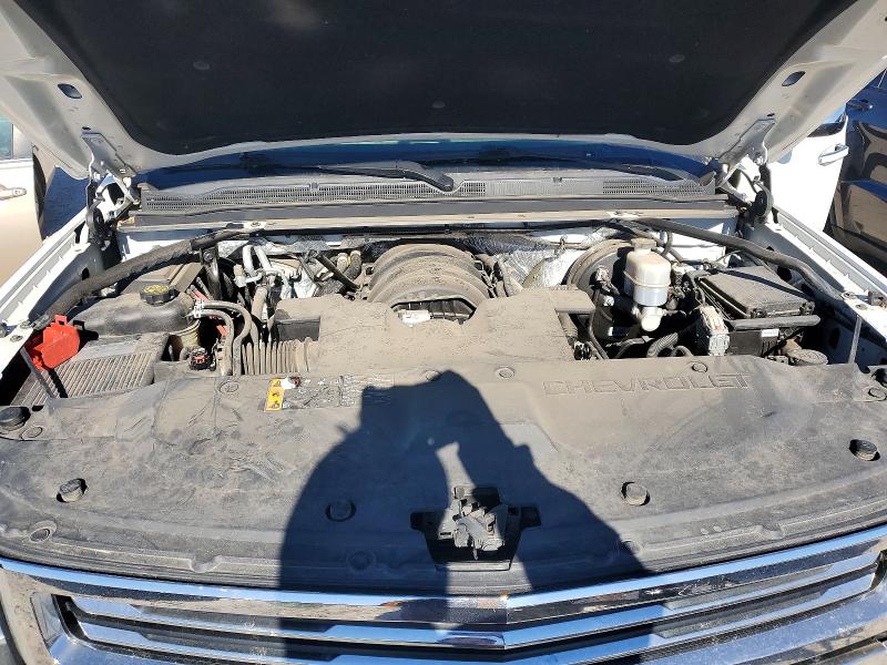 Photo 12 from auction – 2018 CHEVROLET SUBURBAN with VIN 1GNSCJKC2JR201528
