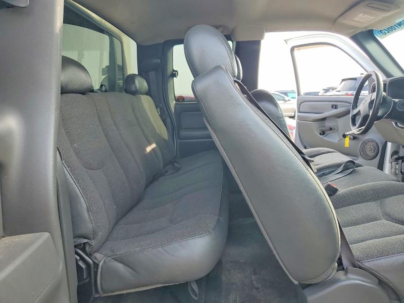 Photo 10 from auction – 2004 CHEVROLET SILVERADO with VIN 2GCEC19V941187394
