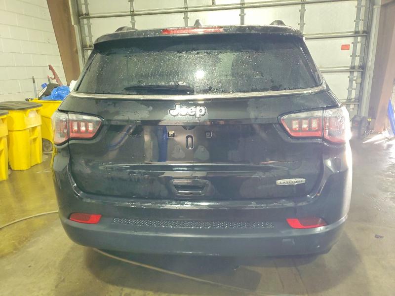Photo 6 from auction – 2018 JEEP COMPASS with VIN 3C4NJCBB7JT338891