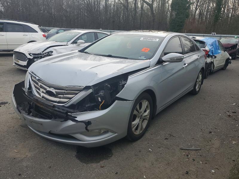 HYUNDAI SONATA 2011 with VIN 5NPEC4AC6BH305067 - Photo from auction