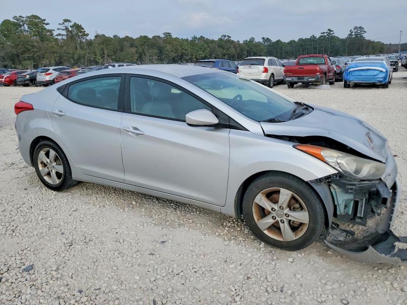 Photo 4 from auction – 2013 HYUNDAI ELANTRA with VIN 5NPDH4AE0DH373124