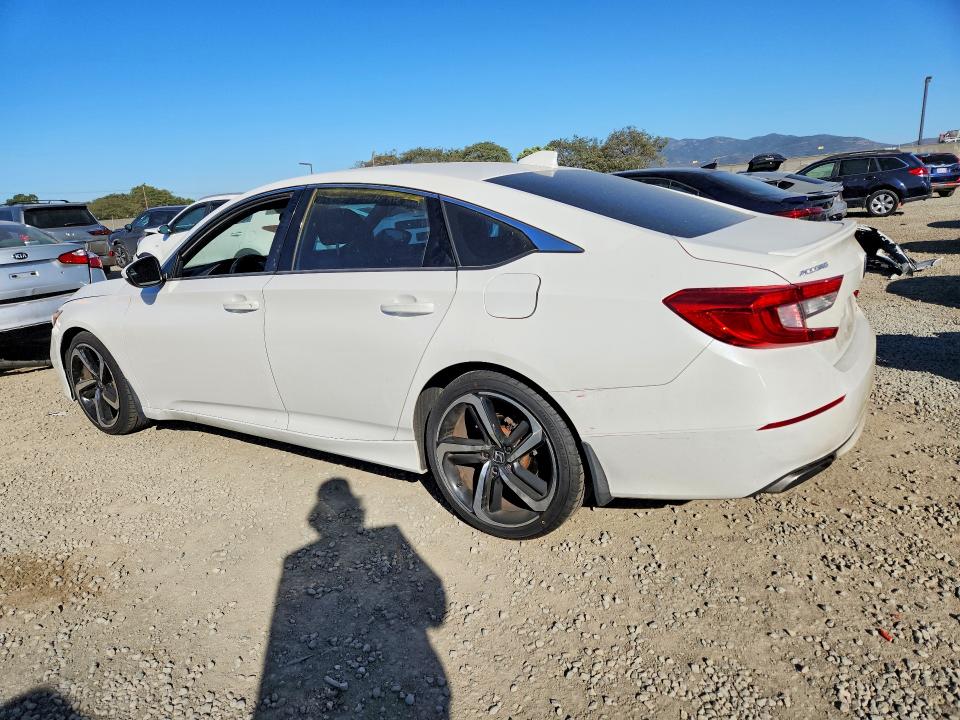 Photo 2 from auction – 2018 HONDA ACCORD with VIN 1HGCV1F32JA092652