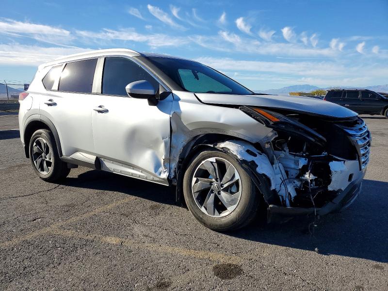 Photo 4 from auction – 2024 NISSAN ROGUE with VIN 5N1BT3BA0RC712183