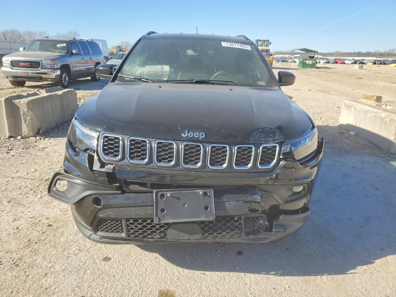 Photo 5 from auction – 2024 JEEP COMPASS with VIN 3C4NJDBN1RT117170