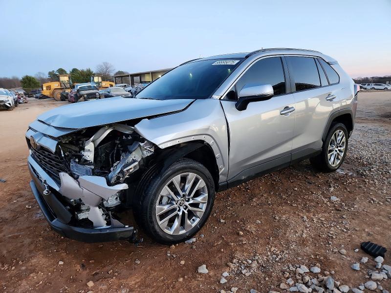 TOYOTA RAV4 XLE P 2022 with VIN 2T3A1RFVXNC281186 - Photo from auction