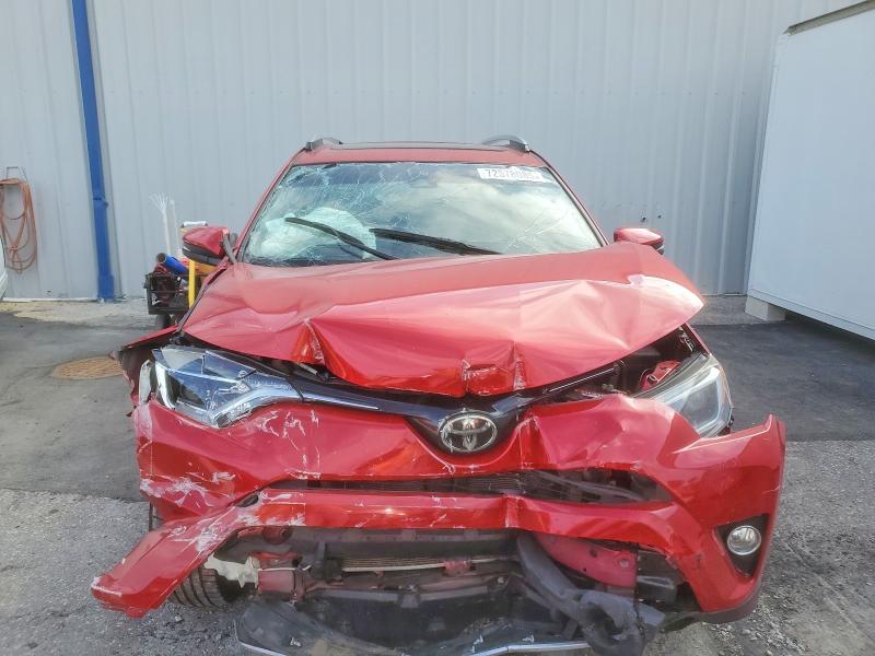 Photo 5 from auction – 2017 TOYOTA RAV4 XLE with VIN JTMRFREV7HJ106465