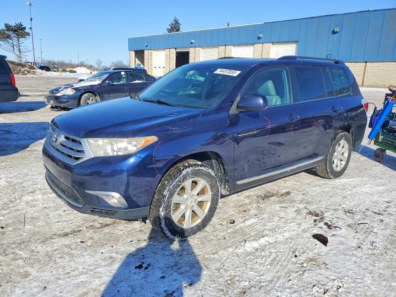 TOYOTA HIGHLANDER 2012 with VIN 5TDBK3EH4CS138211 - Photo from auction