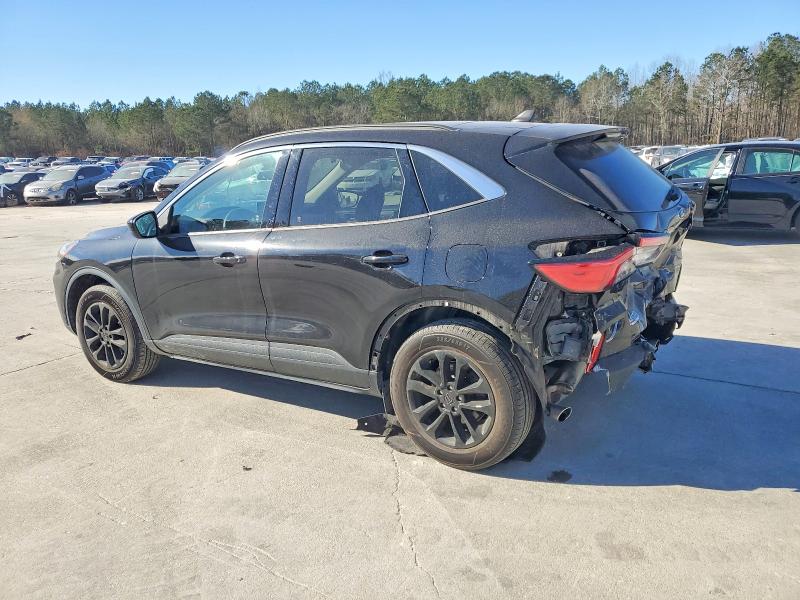 Photo 2 from auction – 2022 FORD ESCAPE SE with VIN 1FMCU9G69NUA03359