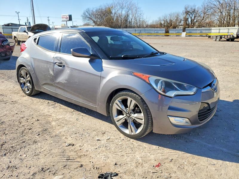 Photo 4 from auction – 2013 HYUNDAI VELOSTER with VIN KMHTC6AD6DU142713