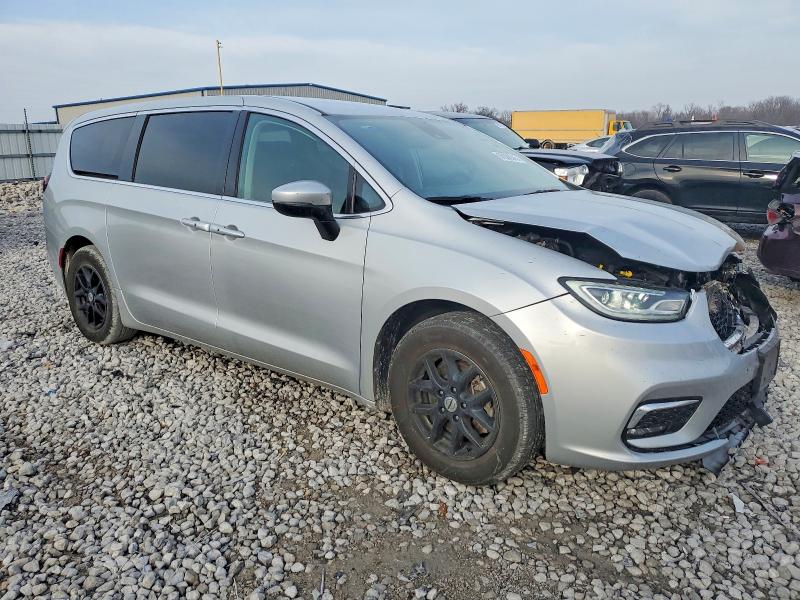 Photo 4 from auction – 2023 CHRYSLER PACIFICA T with VIN 2C4RC1BG4PR571733