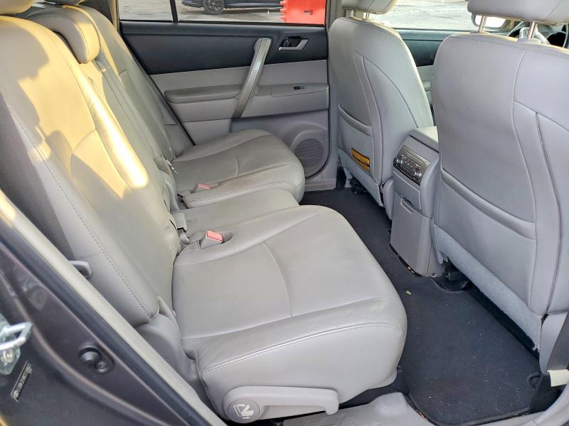 Photo 11 from auction – 2012 TOYOTA HIGHLANDER with VIN 5TDBK3EHXCS130663