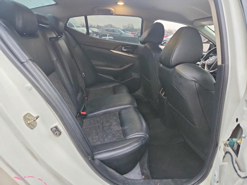 Photo 10 from auction – 2017 NISSAN MAXIMA 3.5 with VIN 1N4AA6AP8HC395609