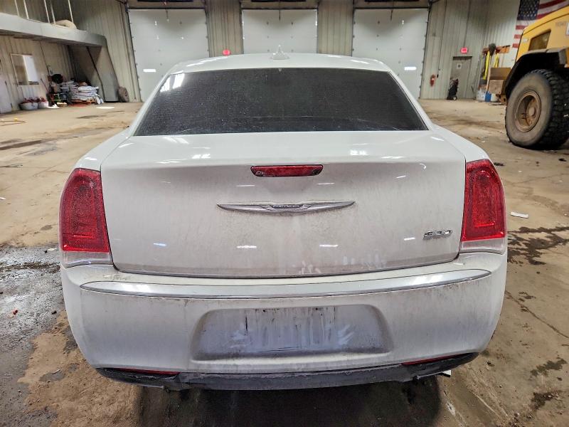 Photo 6 from auction – 2017 CHRYSLER 300 LIMITE with VIN 2C3CCAAG2HH521691