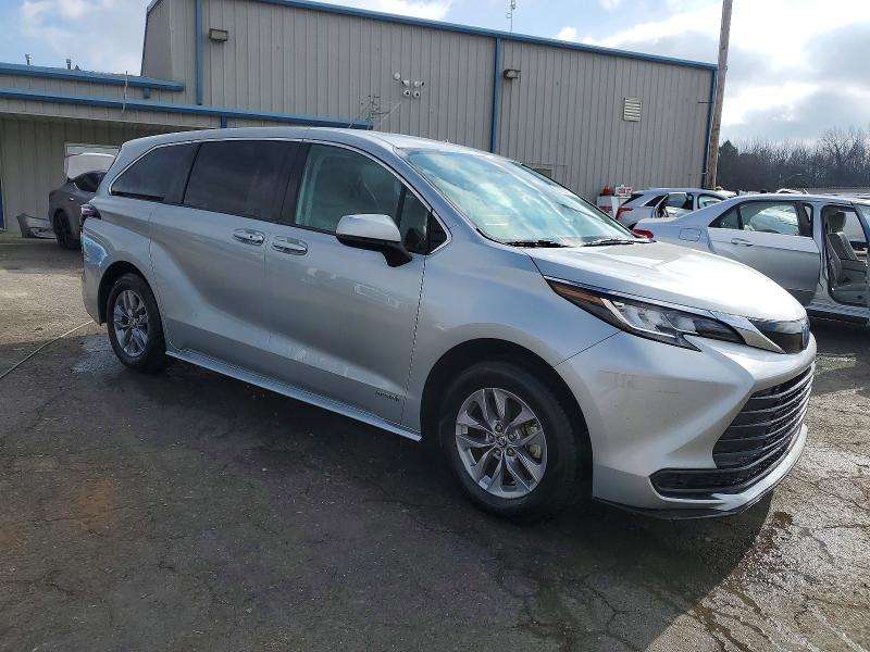 Photo 4 from auction – 2021 TOYOTA SIENNA LE with VIN 5TDKRKEC0MS063972