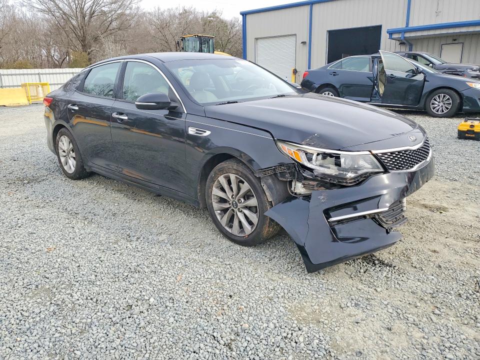 Photo 4 from auction – 2016 KIA OPTIMA with VIN 5XXGU4L35GG069209