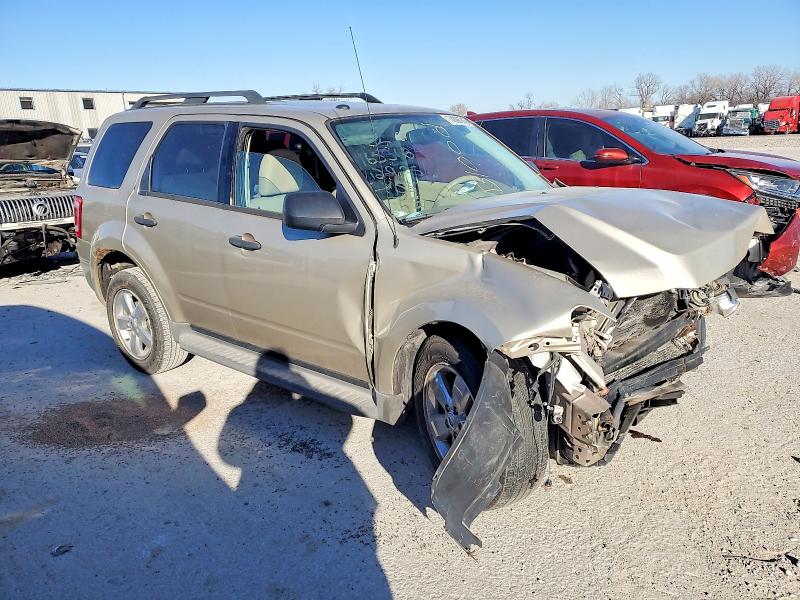 Photo 4 from auction – 2010 FORD ESCAPE with VIN 1FMCU9D73AKD45831