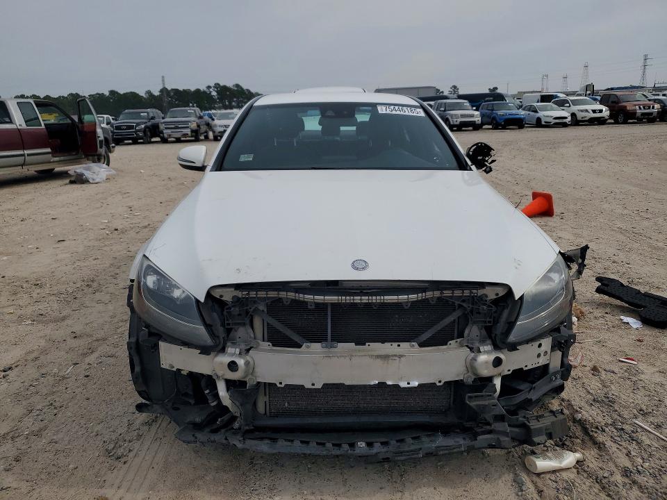 Photo 5 from auction – 2016 MERCEDES-BENZ C with VIN 55SWF4JB0GU145873