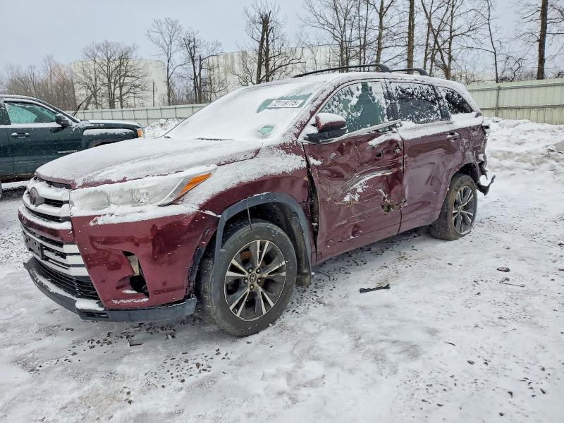 TOYOTA HIGHLANDER 2017 with VIN 5TDBZRFH6HS360933 - Photo from auction