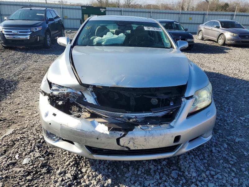 Photo 5 from auction – 2011 LEXUS LS 460 with VIN JTHBL5EF3B5105369