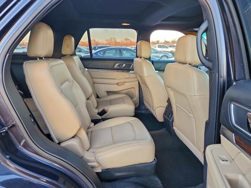 Photo 11 from auction – 2017 FORD EXPLORER L with VIN 1FM5K8FH0HGB52855