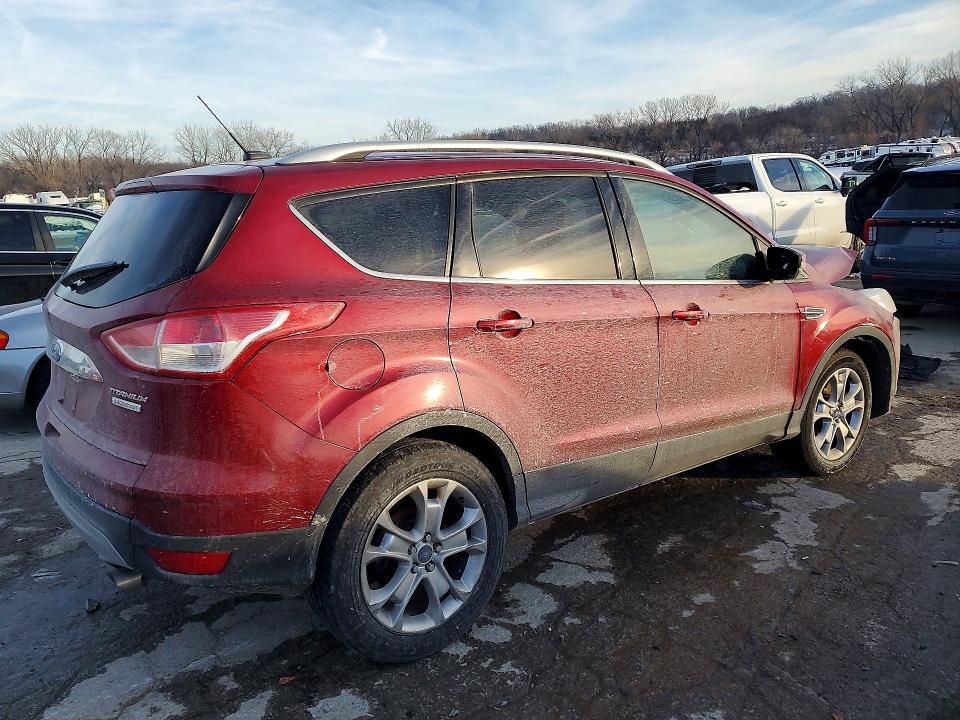 Photo 3 from auction – 2016 FORD ESCAPE with VIN 1FMCU0J9XGUA66942